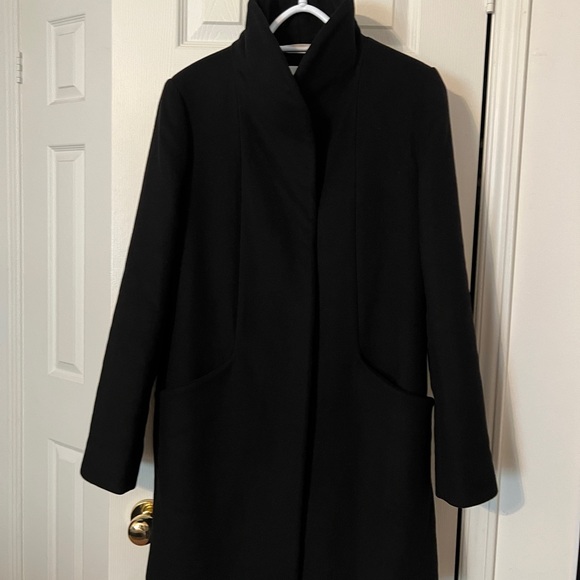 Wilfred The Cocoon Coat (Black, Small) - Picture 11 of 13